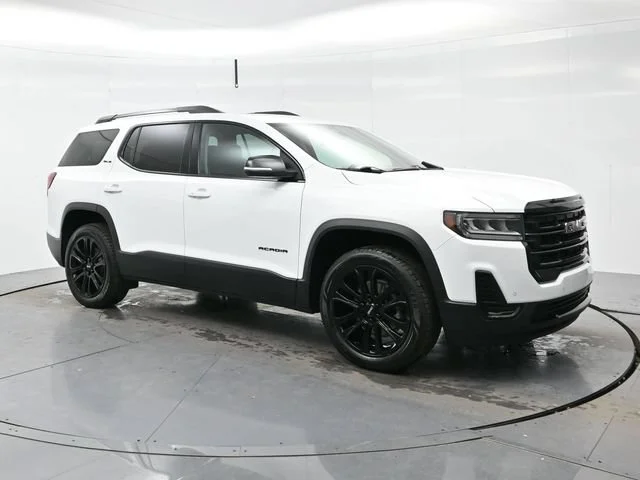 Used 2023 Summit White GMC SLE image 1
