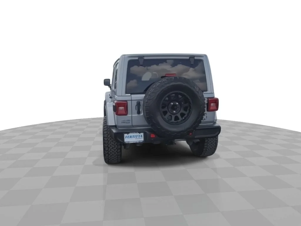 Used 2021 Silver Jeep Unlimited Sahara 4x4 image 7