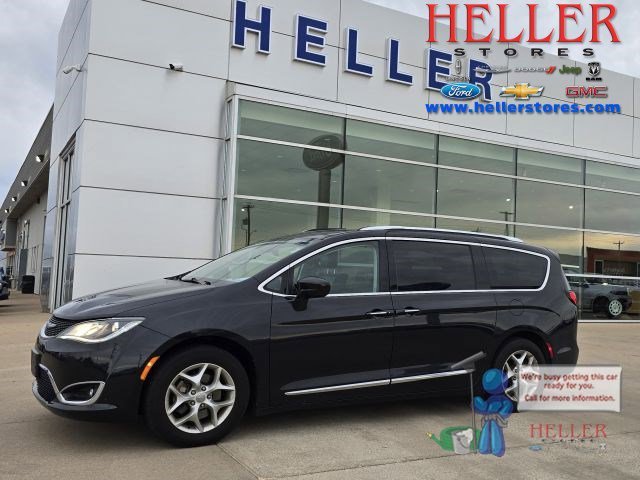 2019 Chrysler Pacifica Touring L Plus's photo
