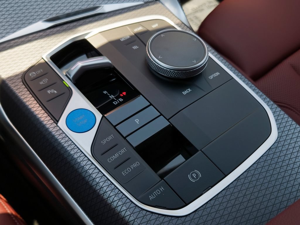 New 2026 Dravit Grey Metallic BMW eDrive40 image 10
