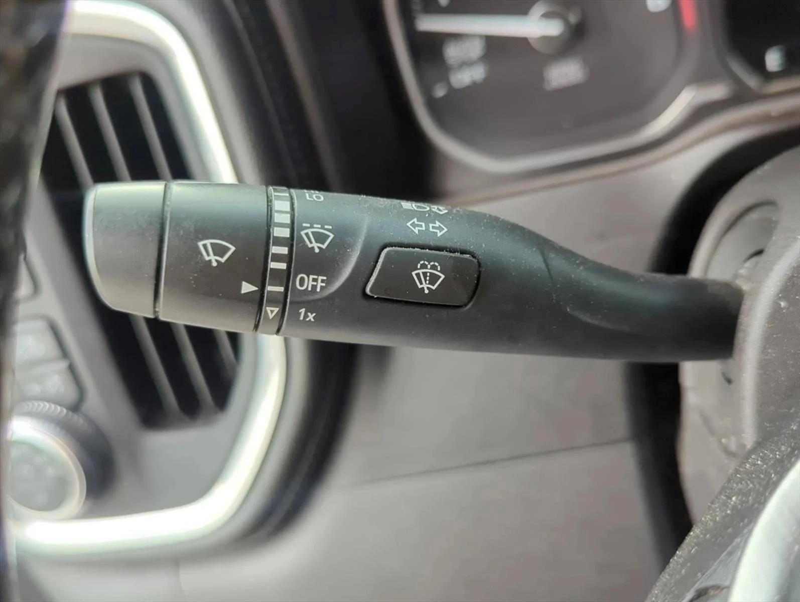 Used 2020 Satin Steel Metallic GMC Denali image 15