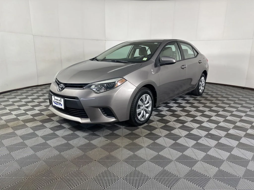 Used 2015 Brown Toyota LE image 6
