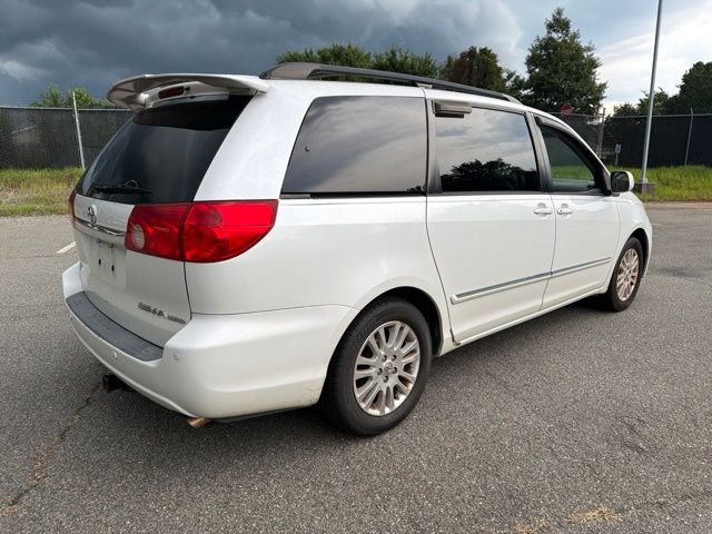 Used 2008 White Toyota XLE image 3
