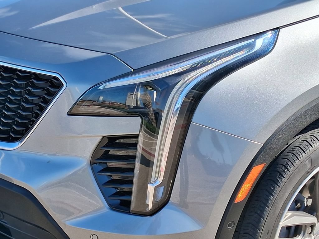 Used 2023 Argent Silver Metallic Cadillac Sport image 8