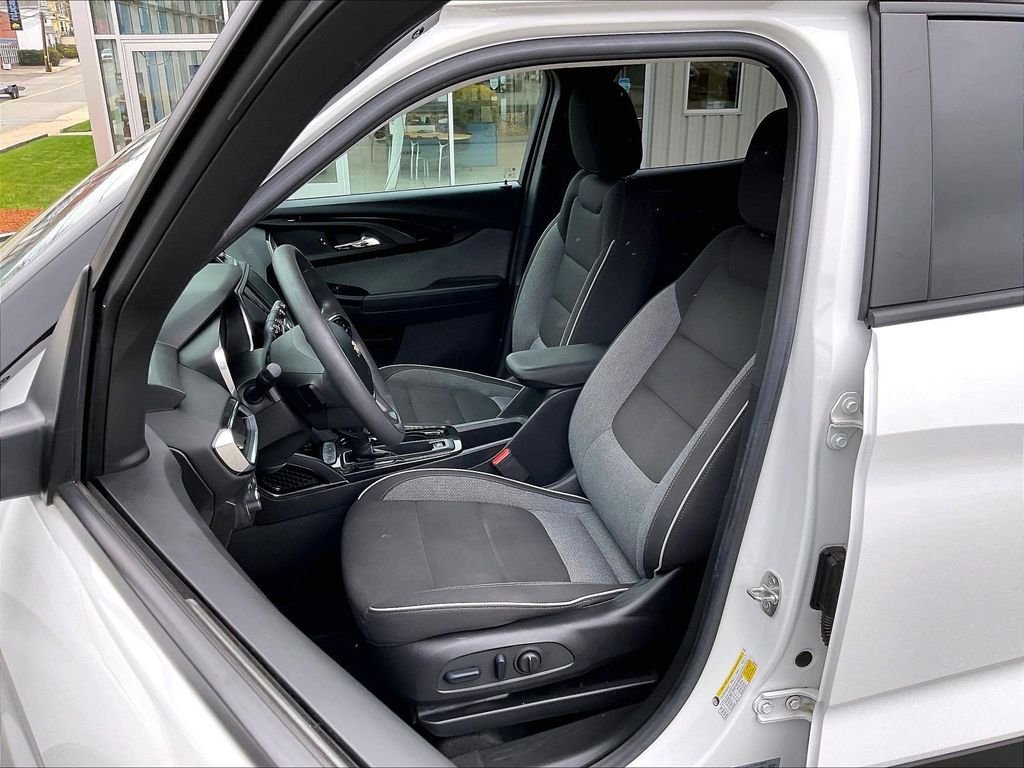 Used 2023 White Chevrolet LT image 10