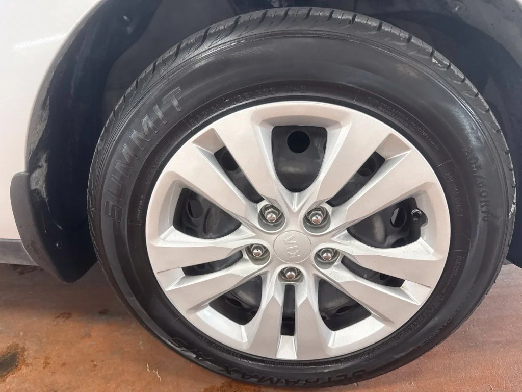 Used 2020 Sparkling Silver Kia LX image 11