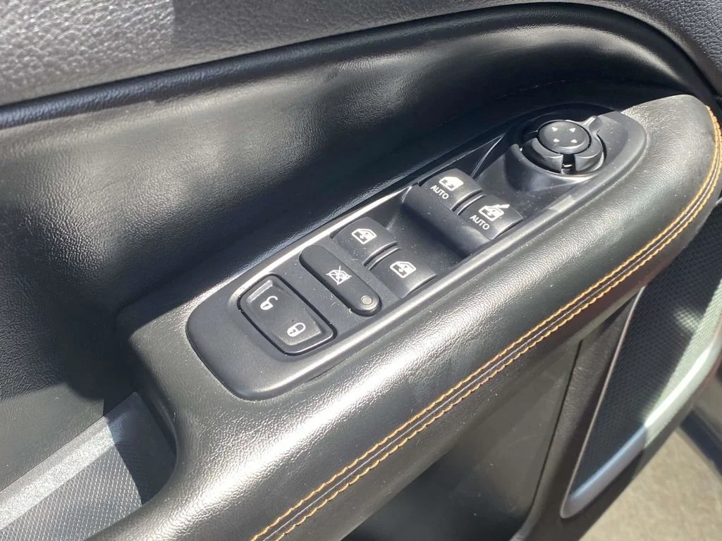 Used 2019 Red Jeep Limited image 50