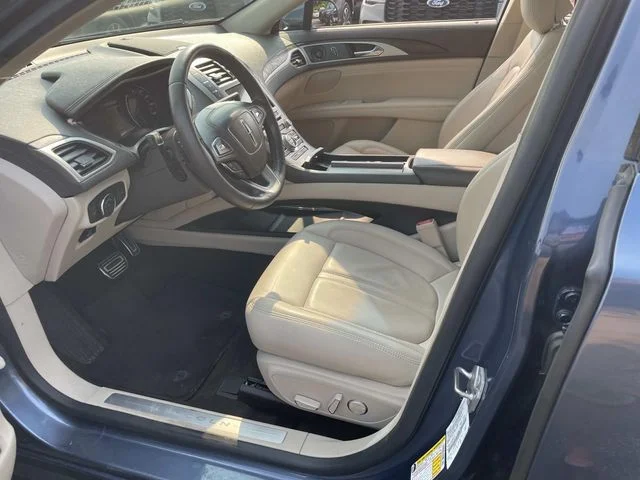 Used 2019 Blue Lincoln Reserve image 24