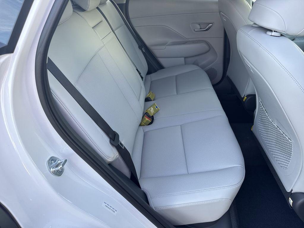 New 2026 White Hyundai SEL Premium FWD image 15