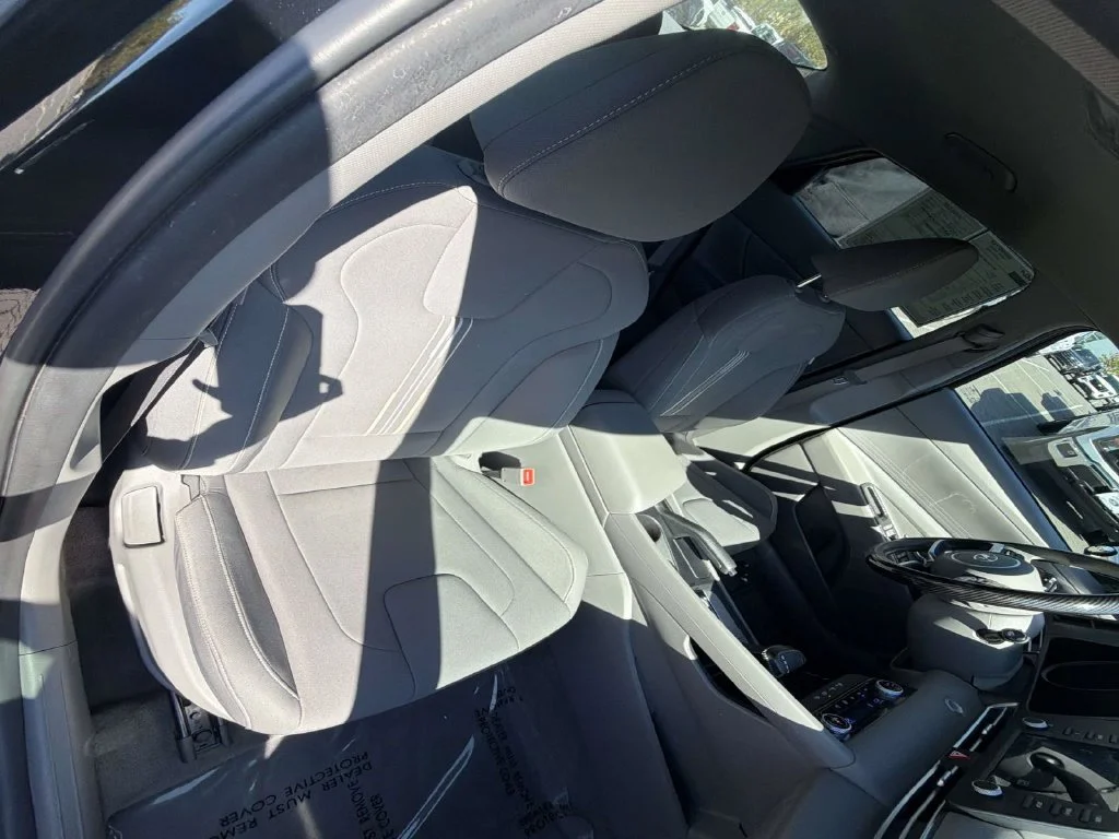 Used 2023 Black Hyundai SEL image 30