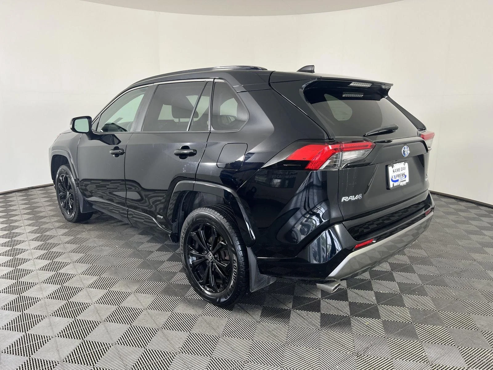 Used 2022 Midnight Black Metallic Toyota Hybrid SE image 5