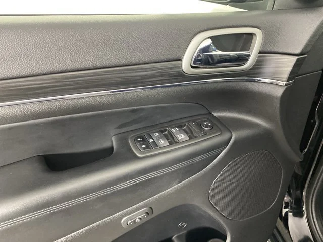 Used 2022 Black Jeep Limited image 16