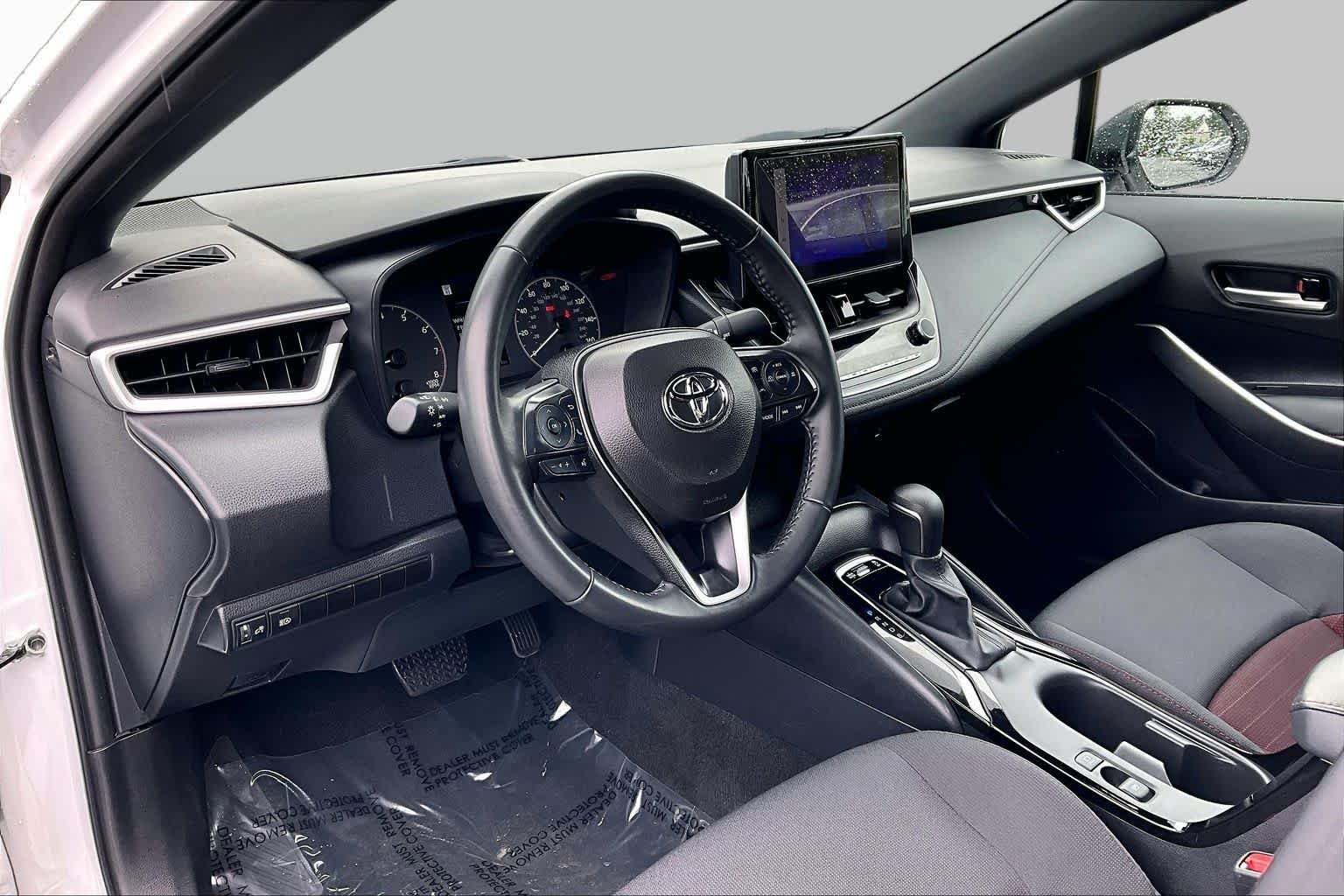 Used 2025 Ice Cap Toyota SE image 17