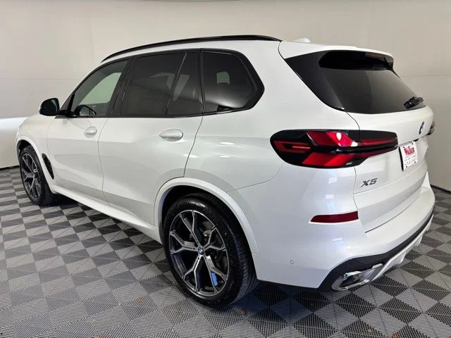 New 2026 Mineral White Metallic BMW xDrive40i image 5