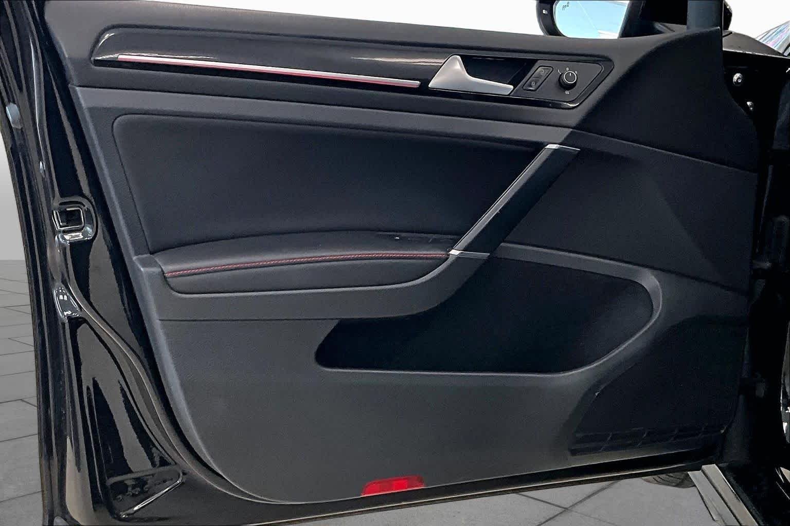 Used 2017 BLACK Volkswagen Autobahn image 19