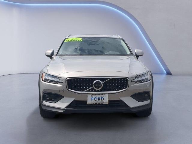 Used 2025 Silver Volvo  image 9
