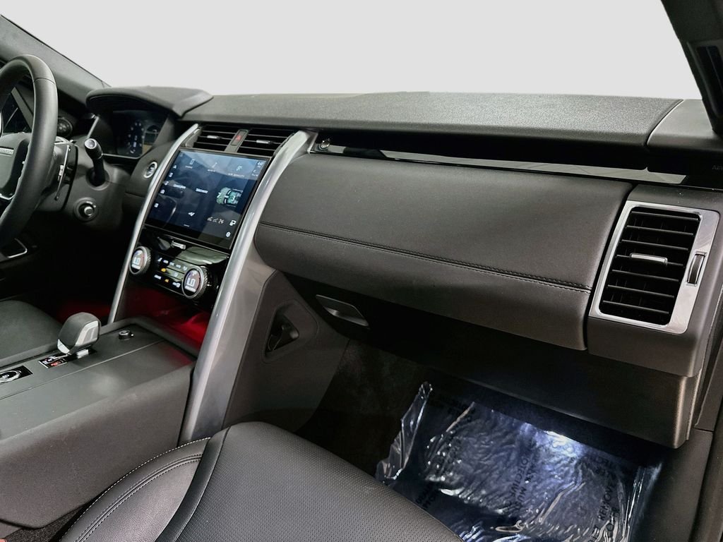 Used 2025 White Land Rover S image 30