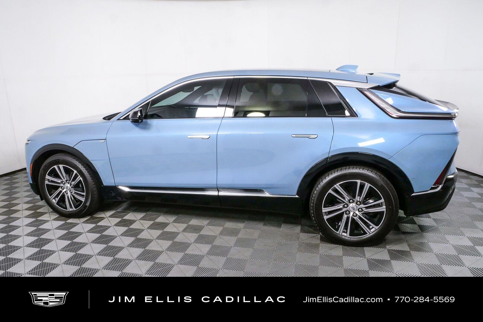 New 2027 Blue Graphite Tricoat Cadillac Premium Luxury image 31