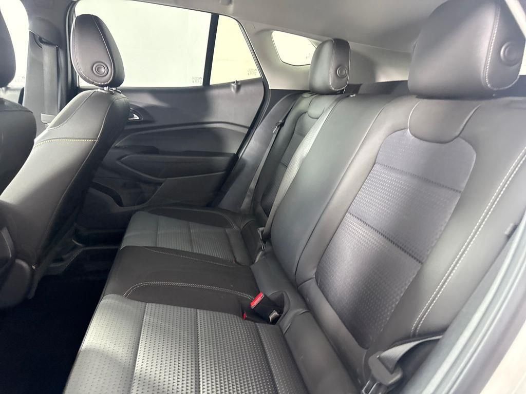 Used 2025 White Chevrolet LT image 34