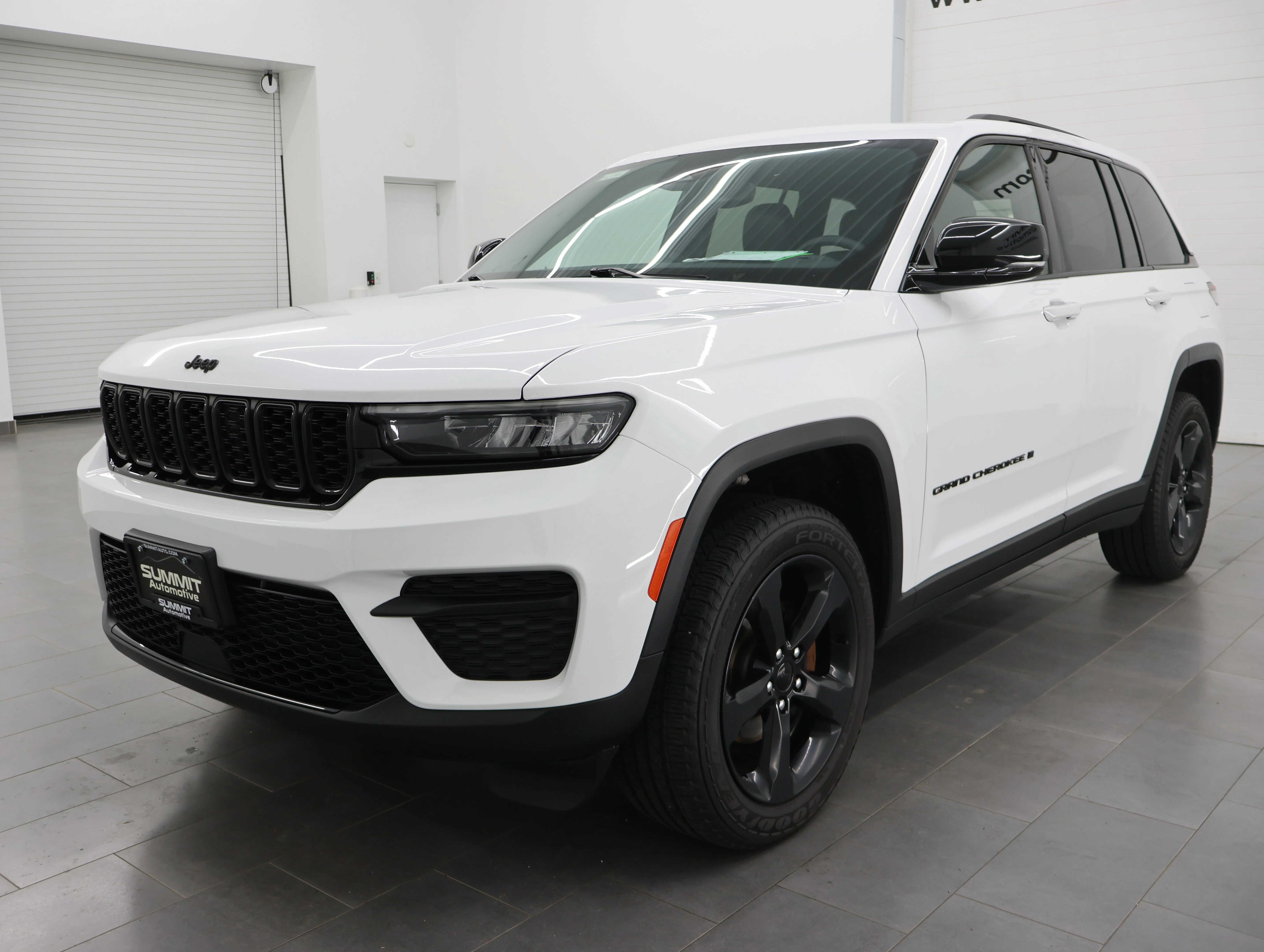 Used 2023 Bright White Clearcoat Jeep Altitude X image 7