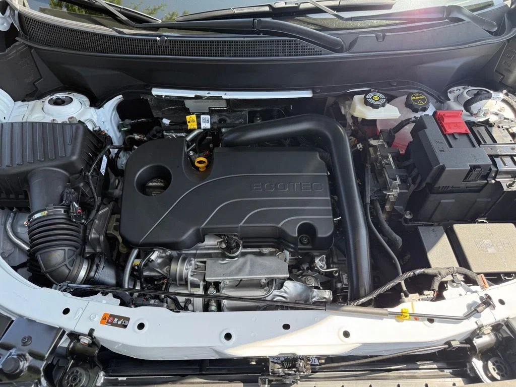 New 2027 White Chevrolet LT image 31