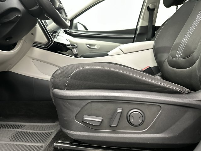Used 2024 Black Hyundai SEL image 19