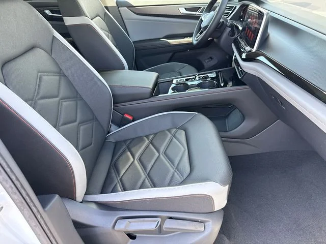New 2026 Opal White Pearl Volkswagen 2.0T Peak Edition image 19