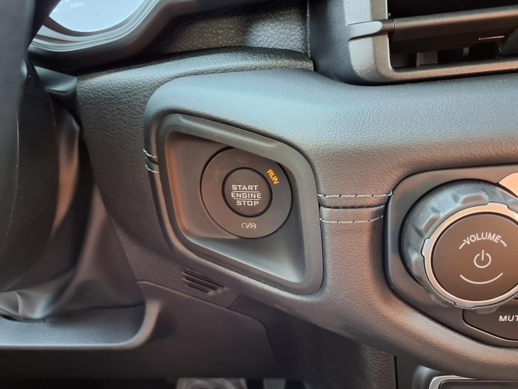 2025 Jeep Wrangler 4-Door Sahara - Photo 18