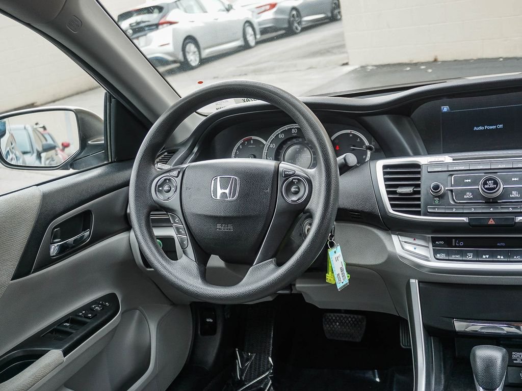 Used 2013  Honda LX image 16