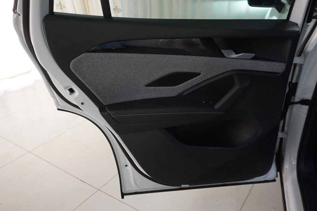 New 2026 Pure White Volkswagen 2.0T S image 25
