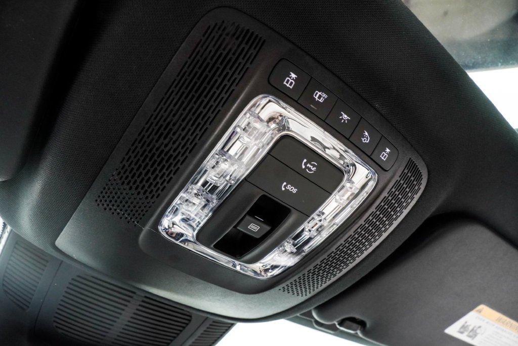 Used 2023 Black Mercedes-Benz GLB 250 image 44