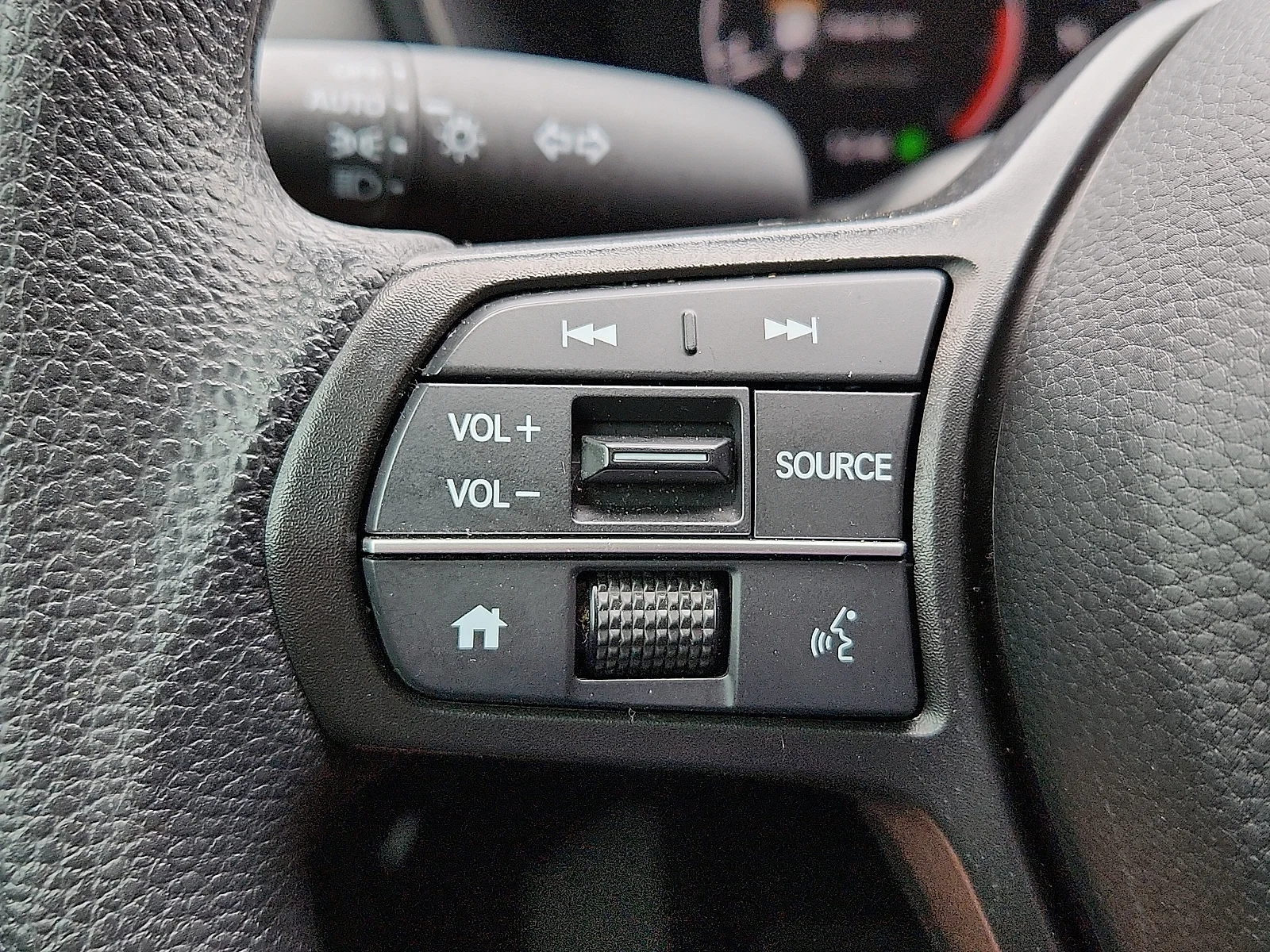 Certified Used 2025 Gray Honda LX image 15