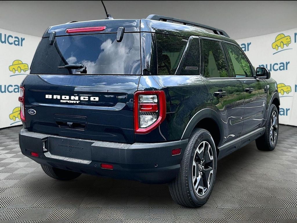 Used 2023 Blue Ford Outer Banks image 8