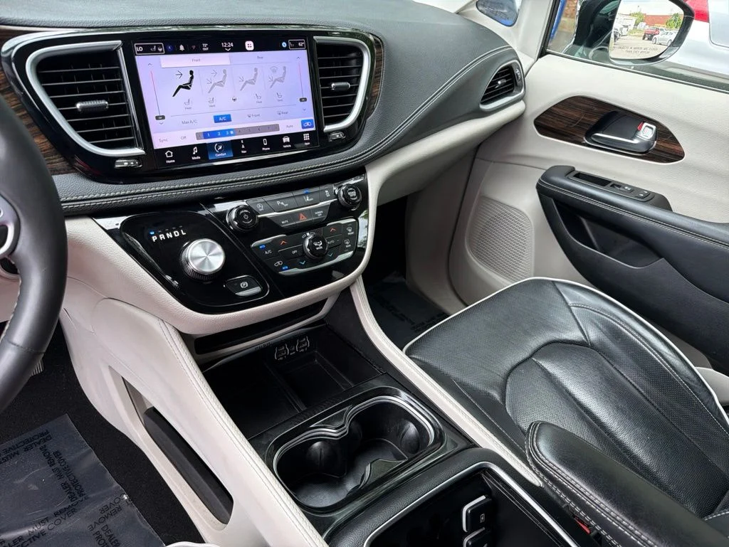 Used 2023 Gray Chrysler Limited image 18