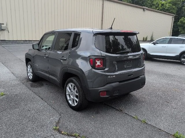 Used 2023 Gray Jeep Latitude image 6