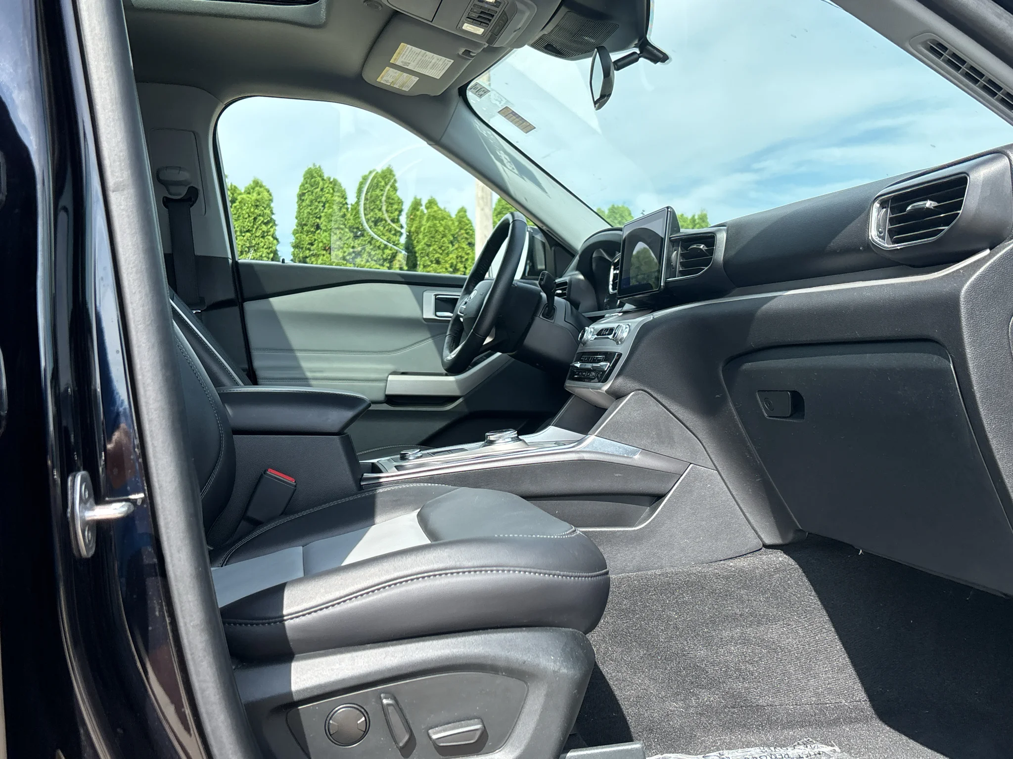 Used 2024 Agate Black Metallic Ford XLT image 14