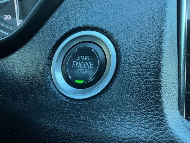 Used 2019 White Cadillac Premium Luxury image 20