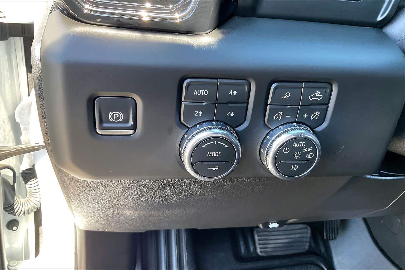 Used 2026 Summit White GMC AT4 image 14