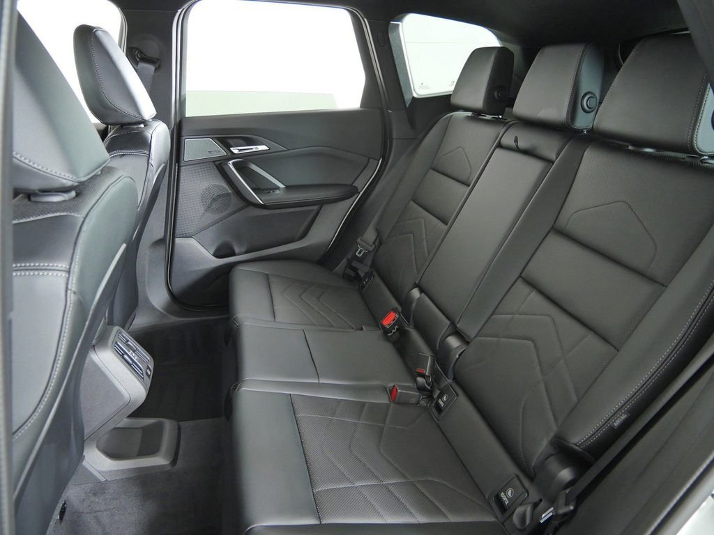 Used 2026 Alpine White BMW xDrive28i image 30