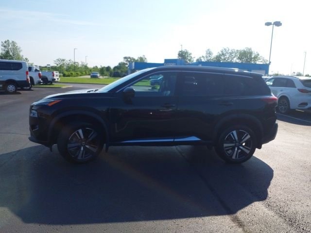 Used 2021 Black Nissan SL image 3