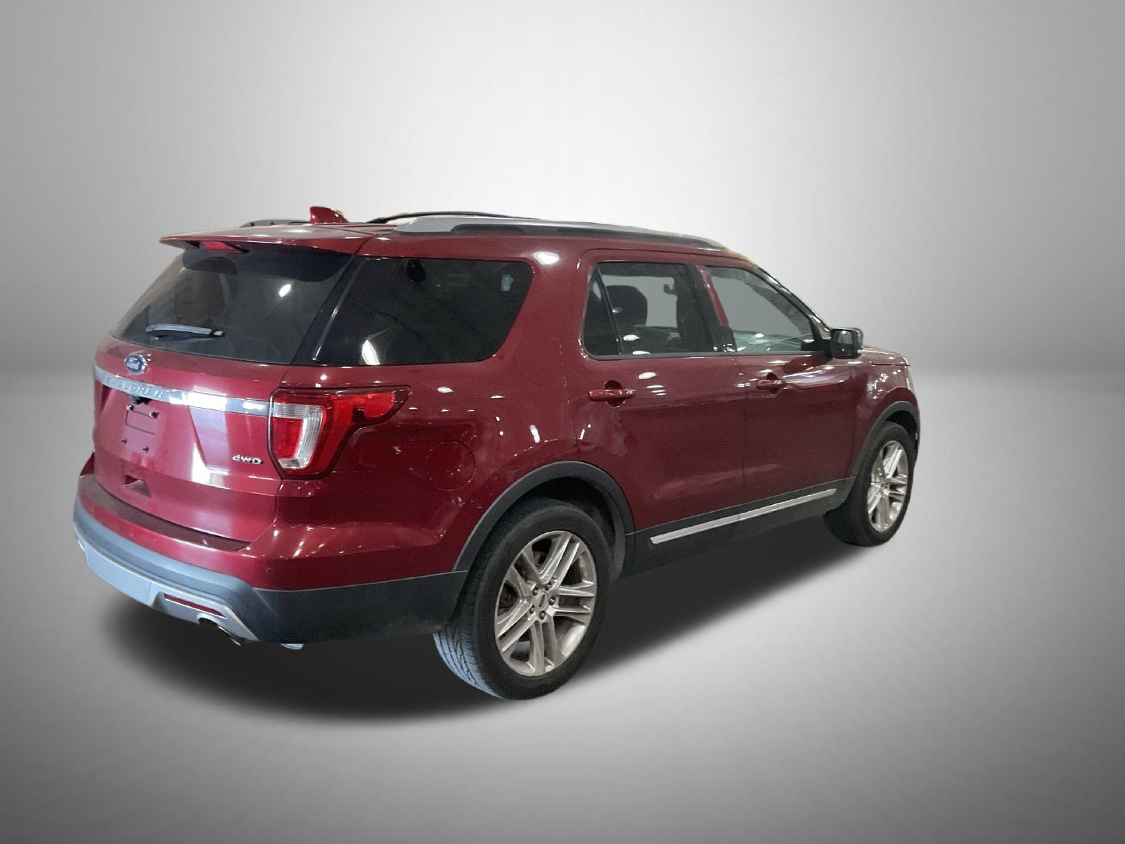 Used 2016 Red Ford XLT image 3