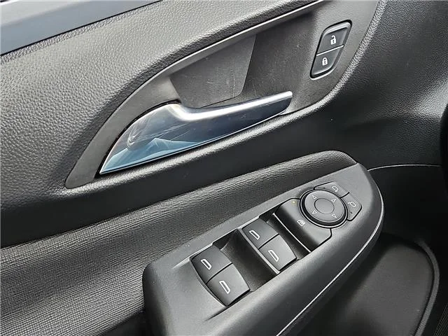 Used 2025 White Buick Preferred Front-Wheel Drive image 12