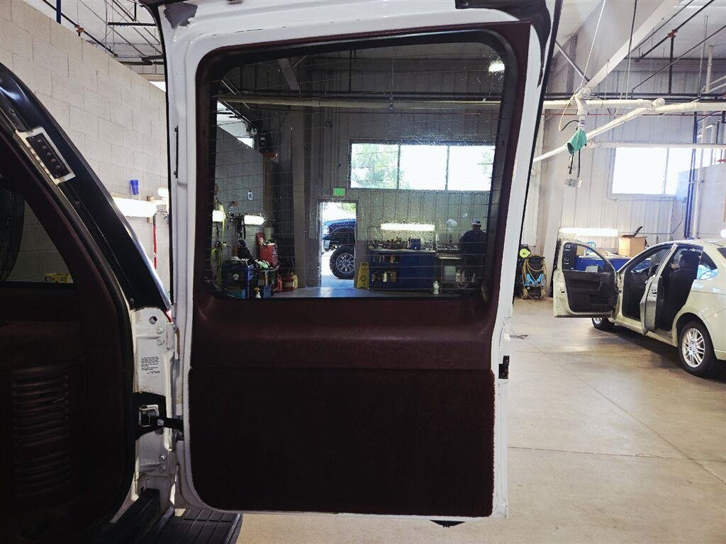 Used 1999 Summit White GMC BASE image 35