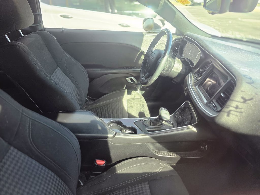 Used 2018 White Knuckle Clearcoat Dodge SXT image 5