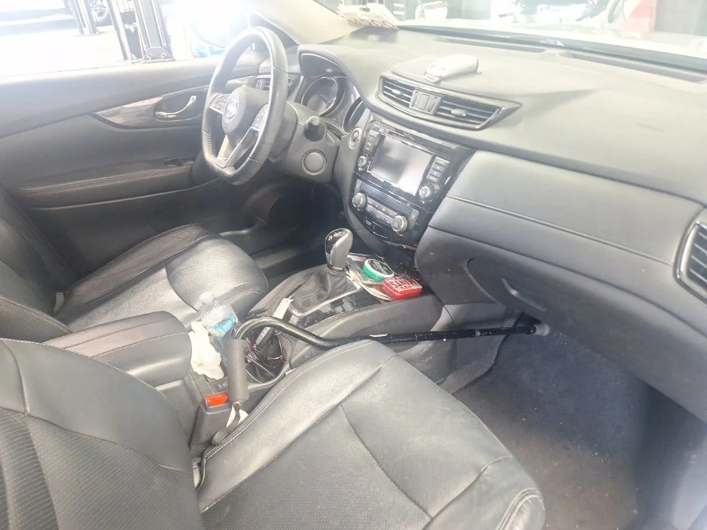 Used 2019 Silver Nissan SV image 2