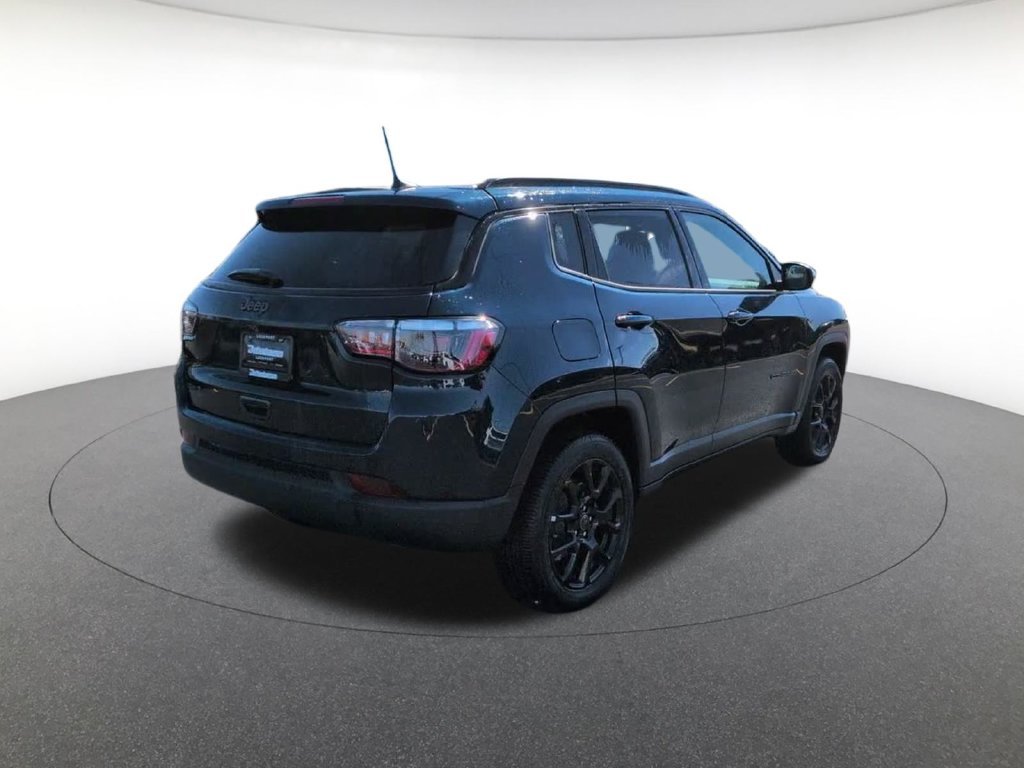 New 2026 Fathom Blue Pearl-Coat Exterior Paint Jeep Latitude image 8