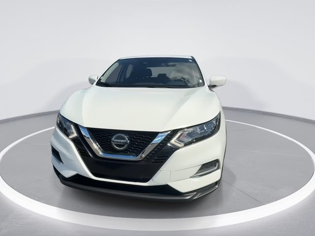 Used 2021 White Nissan S image 3