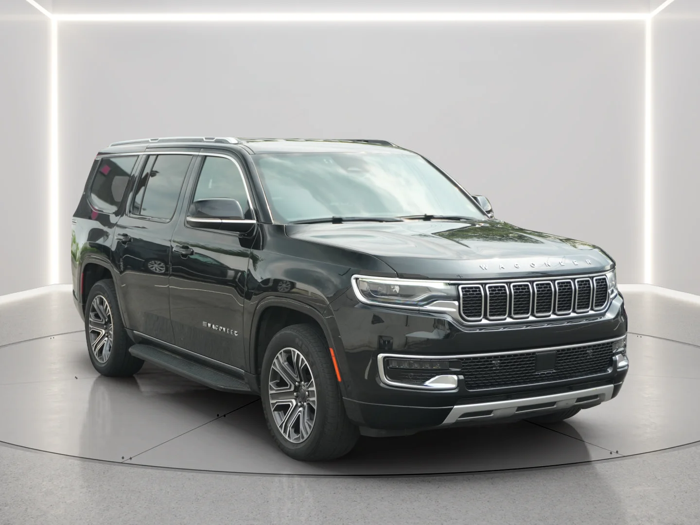 Used 2024 Diamond Black Crystal Pearlcoat Jeep Series II image 7