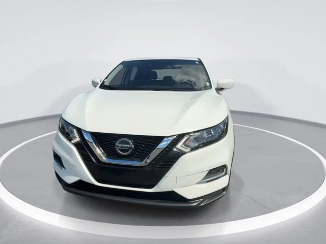 Used 2021 White Nissan S image 3