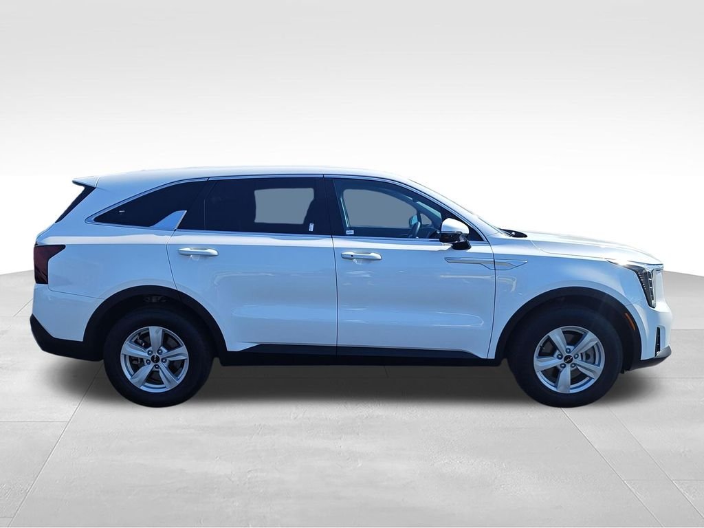 Used 2025 White Kia LX image 6